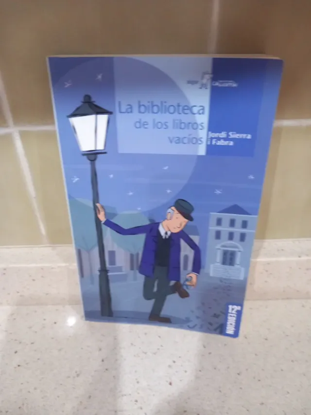 La biblioteca de los libros vacíos (Calcetin) (...