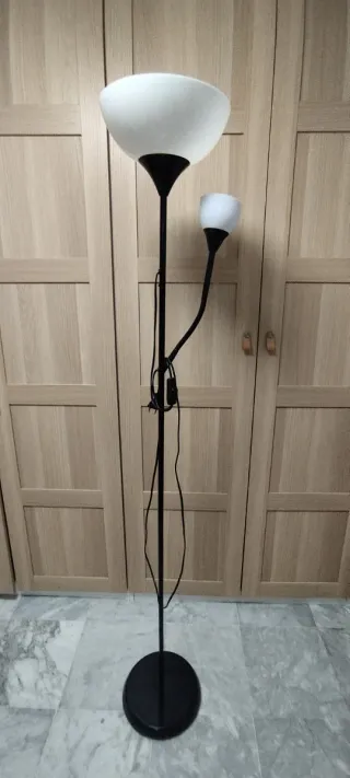 Lampada da terra moderna