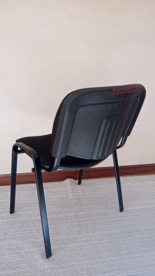 Juego 3 sillas oficina y mesa baja