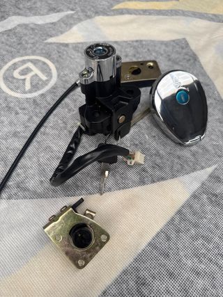 Cerradura Suzuki GZ125 GZ250