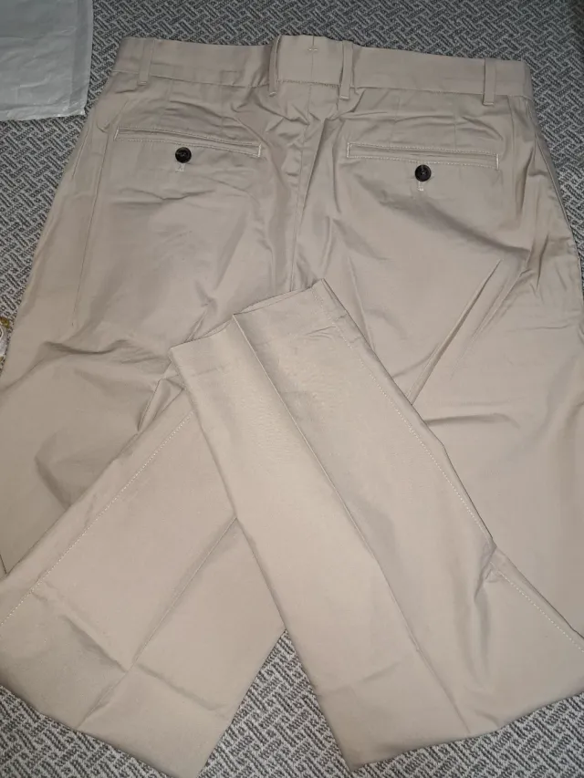 Pantalón de traje gris Mango