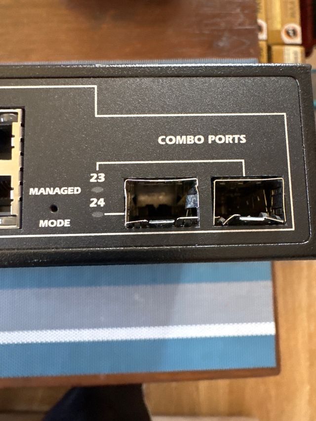 Switch Dell PowerConnect 2724