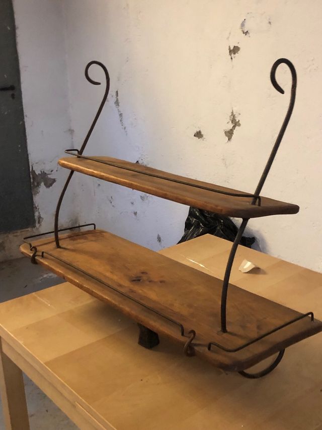 Estantería madera y hierro hecha a mano