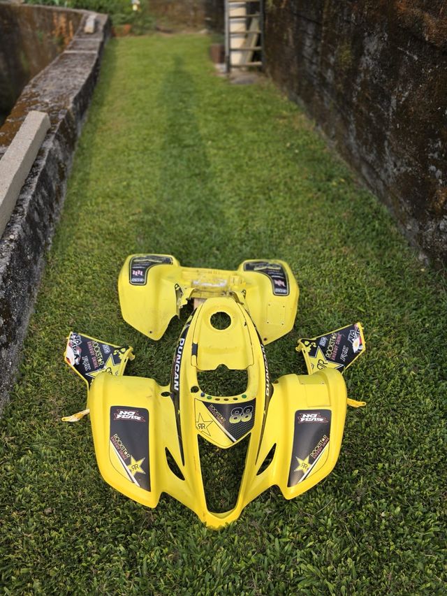 Plásticos Suzuki LTZ Amarillos