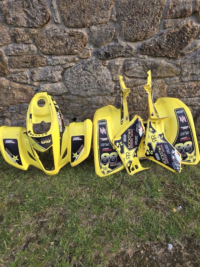 Plásticos Suzuki LTZ Amarillos