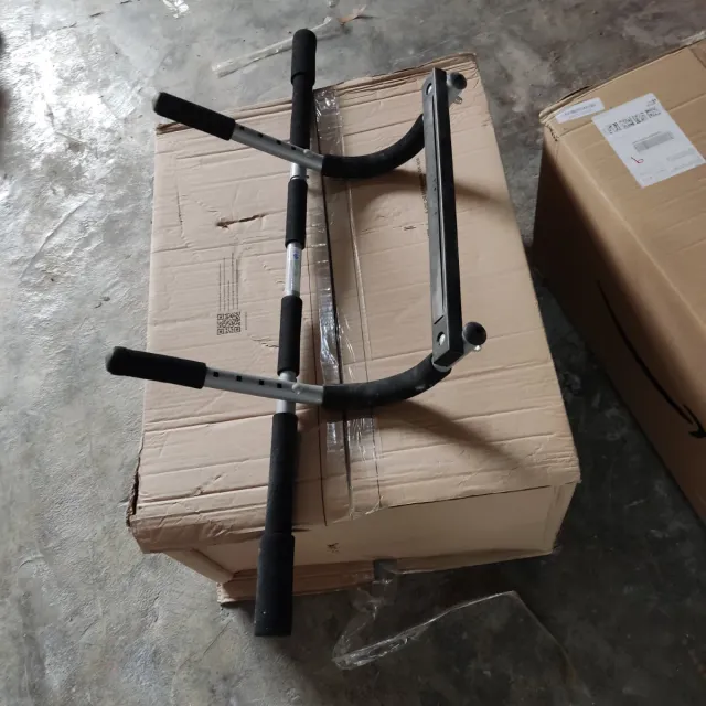 Barra de dominadas para puerta