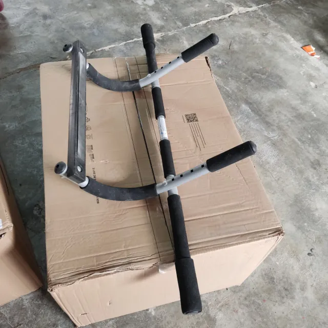 Barra de dominadas para puerta