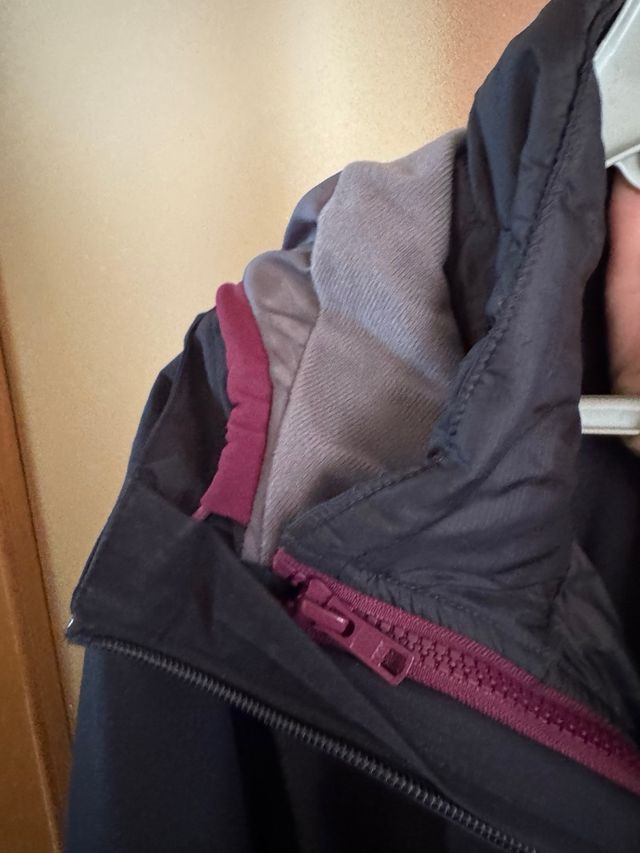 Casaco Preto Forclaz MH500