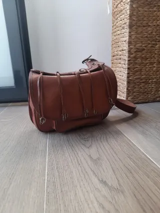 Bolso de caza de cuero marrón