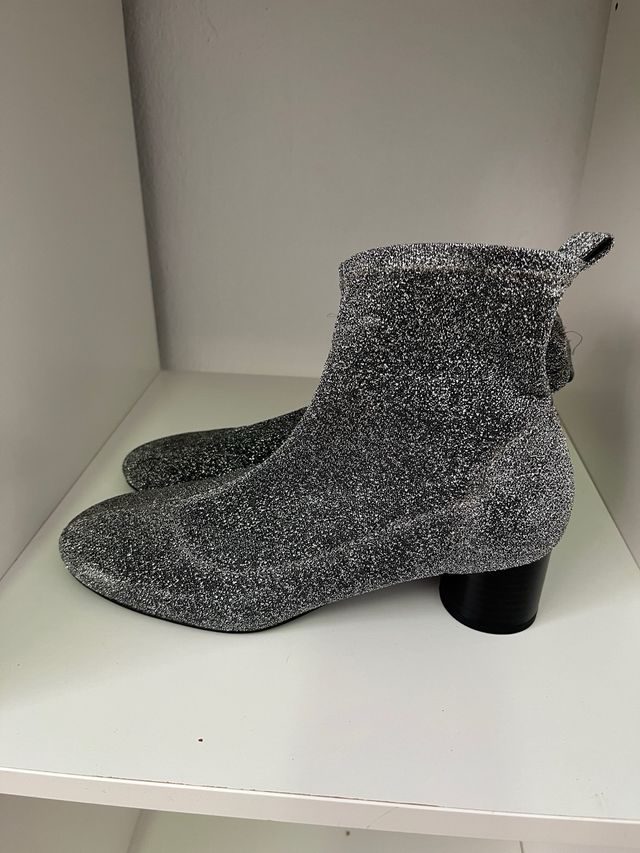 Botines Zara plateados brillantes