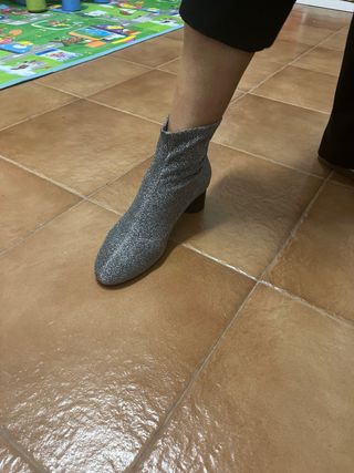 Botines Zara plateados brillantes