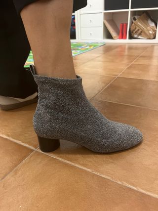 Botines Zara plateados brillantes