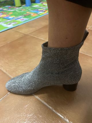 Botines Zara plateados brillantes