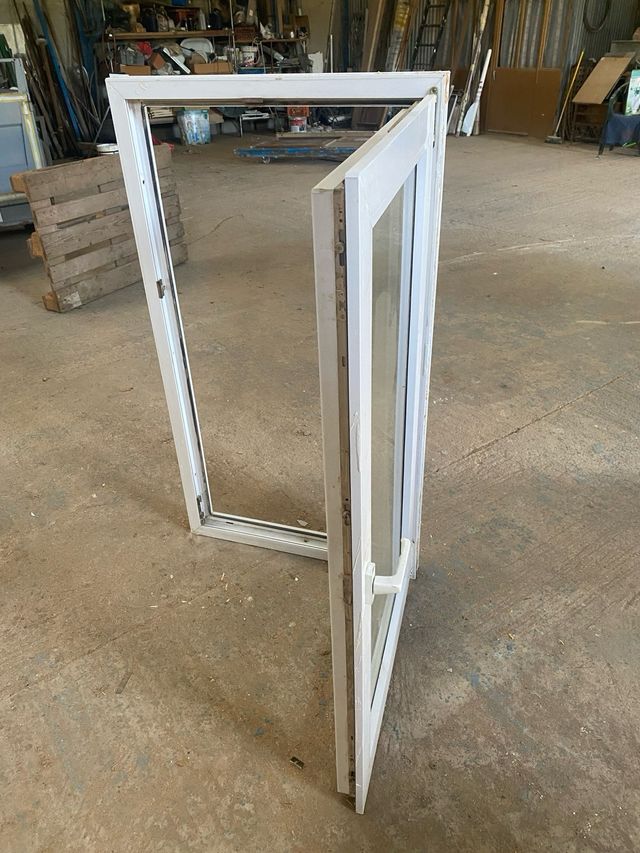 2 Ventanas PVC Oscilobatiente Blancas climalit