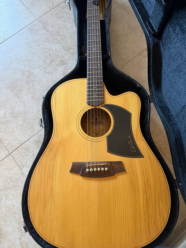 Guitarra Acústica Cole Clark