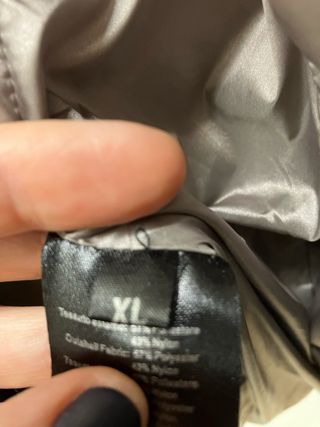 Piumino con cappuccio media lunghezza