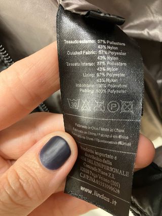 Piumino con cappuccio media lunghezza