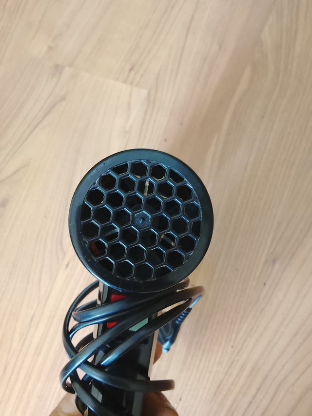 Secador de pelo Taurus blanco y negro