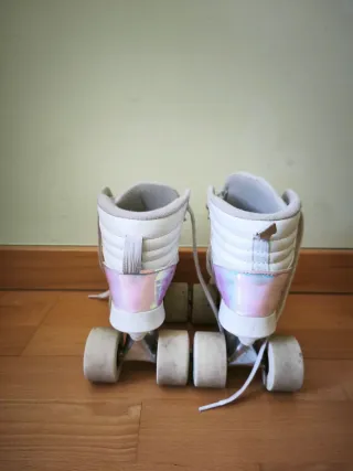 Patines de 4 ruedas blancos