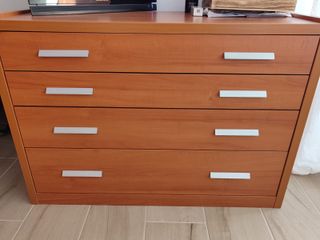 Armario +Comodacon espejo +estructu+mesas de noche