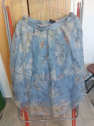 Falda estampada preciosa talla M