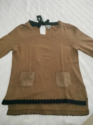 Jersey cuello caja con lazo