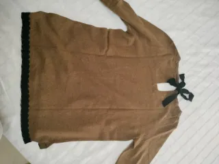 Jersey cuello caja con lazo