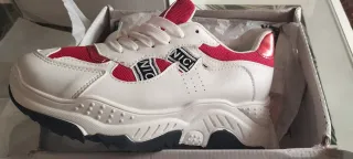 Zapatillas deportivas mujer nuevas a estenar