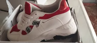 Zapatillas deportivas mujer nuevas a estenar