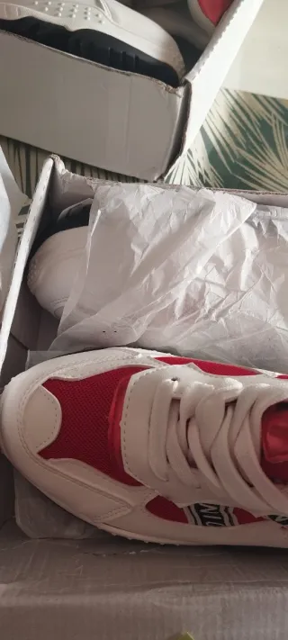 Zapatillas deportivas mujer nuevas a estenar