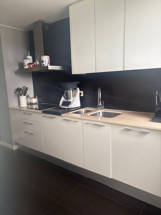 Piso con piscina en venta
parking y trastero