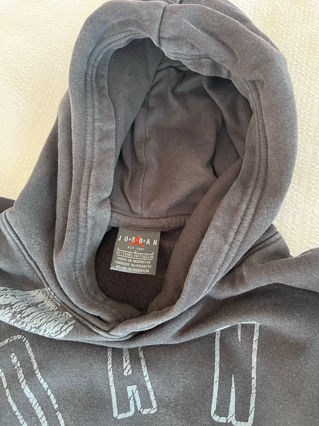 Sudadera Jordan Negra y Roja