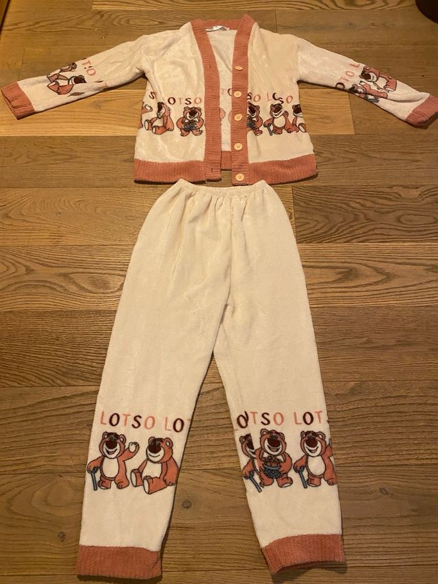 Conjunto de pijama Lotso