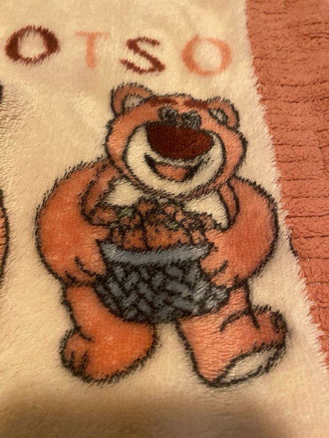 Conjunto de pijama Lotso