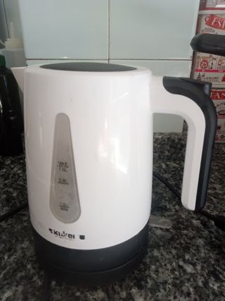 Hervidor de agua eléctrico Kukel 1.0L
