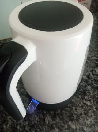 Hervidor de agua eléctrico Kukel 1.0L