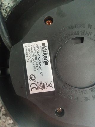 Hervidor de agua eléctrico Kukel 1.0L