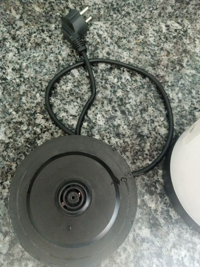 Hervidor de agua eléctrico Kukel 1.0L