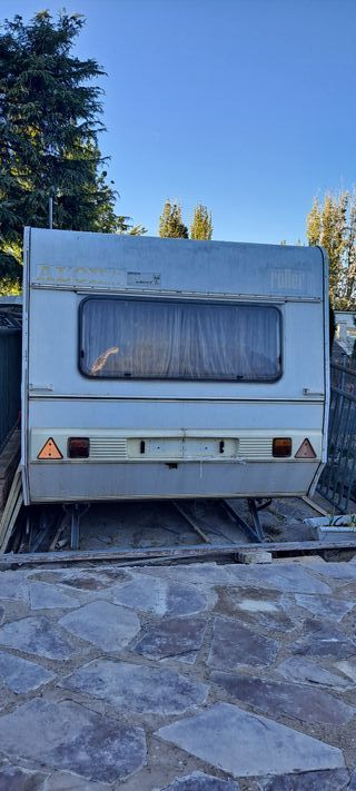 Caravana Aloha Roller buen estado