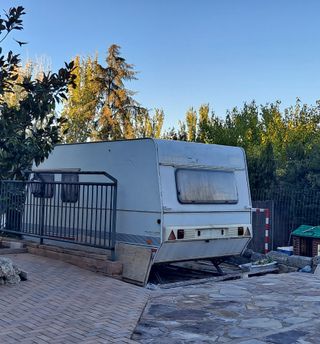 Caravana Aloha Roller buen estado