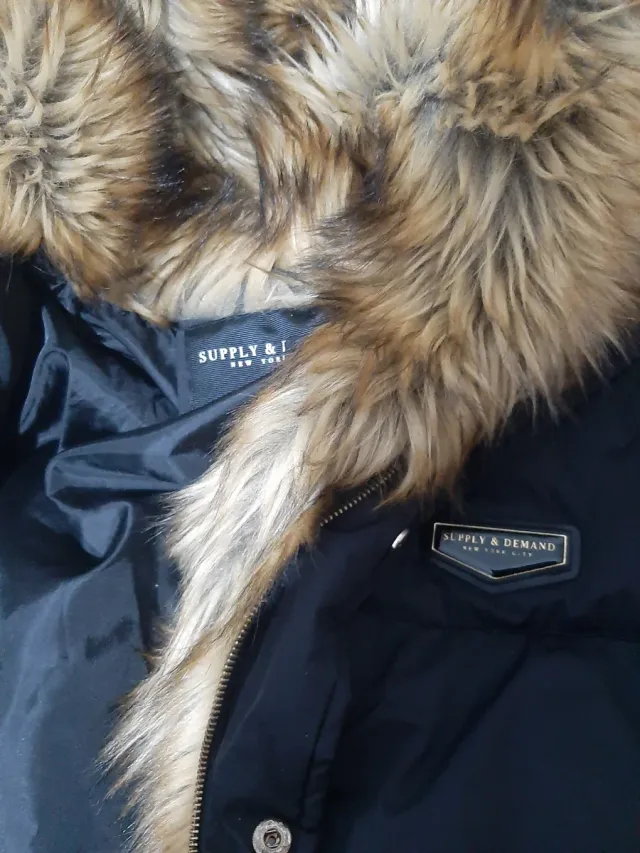 Abrigo Supply & Demand con pelo