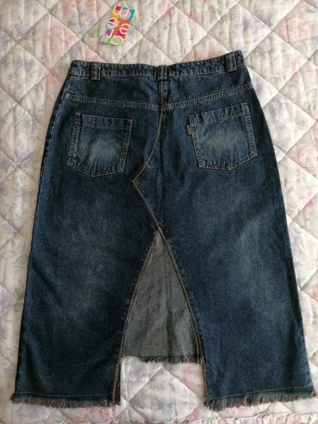 Saia jeans midi angustiada