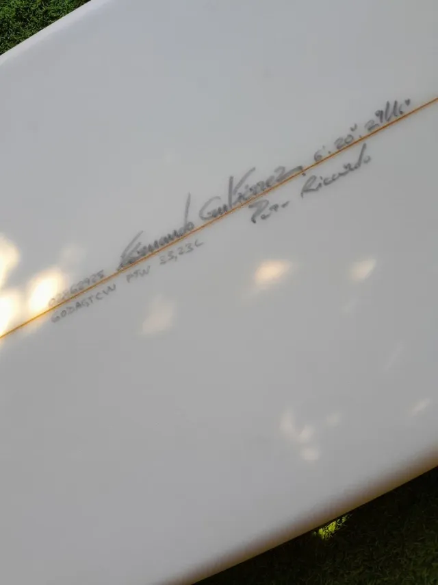 Tabla de surf FGZ  Medidas en la foto 6'0 con 33 l