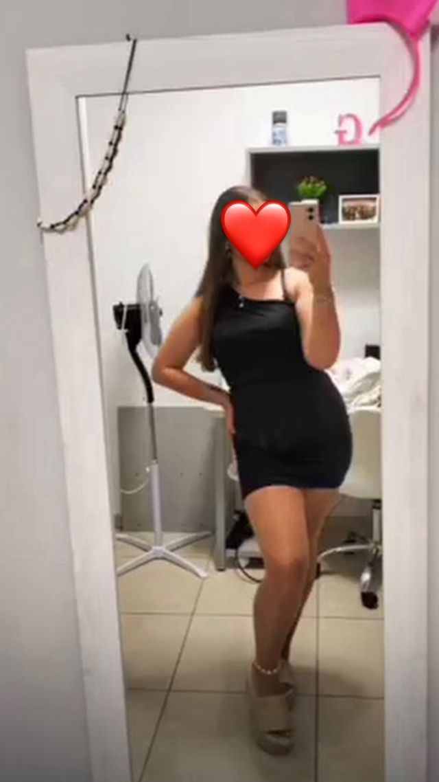 Vestido corto negro Stradivarius