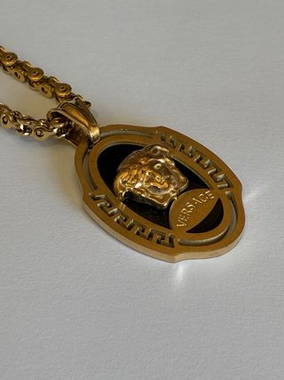 Colgante Versace Medusa Onix y Dorado