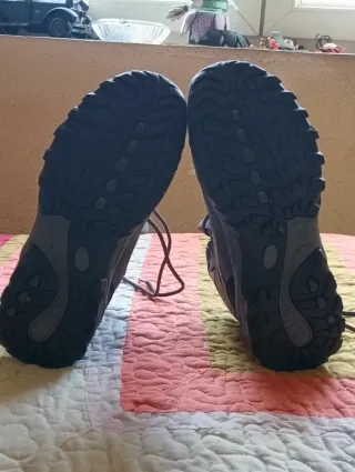 Botas de montaña BORIKEN negras y grises