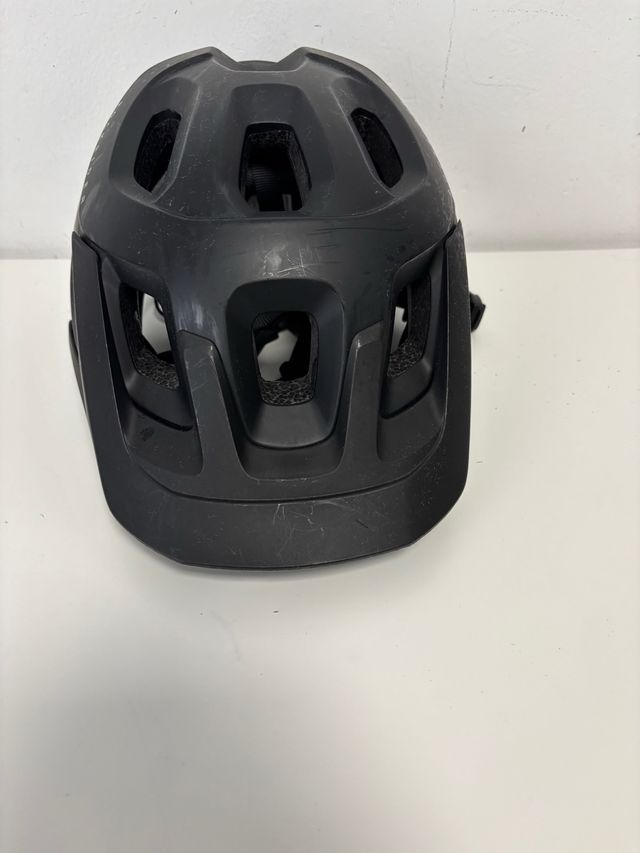 Casco de bicicleta negro