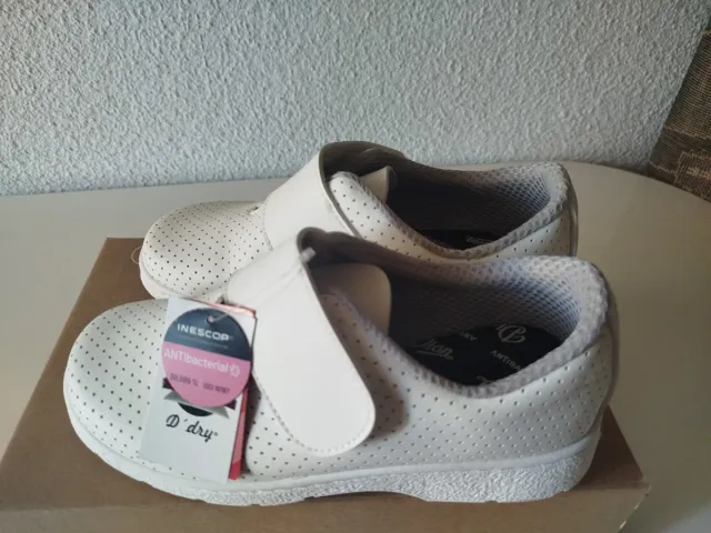Zapatos de trabajo de mujer blancos, marca Inescop