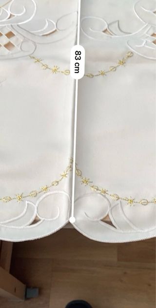 Toalha de Mesa Natal Bordada Dourada