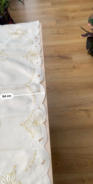 Toalha de Mesa Natal Bordada Dourada